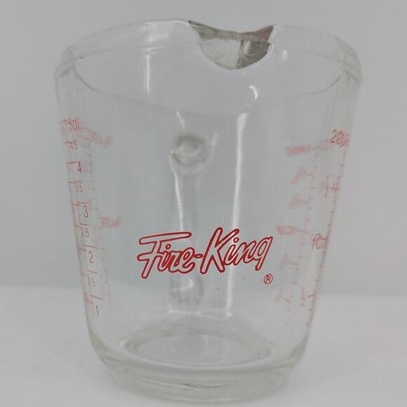 VINTAGE Fire-King 20 oz Glass Measuring Cup Vintage Red Lettering USA Made - Picture 1 of 6